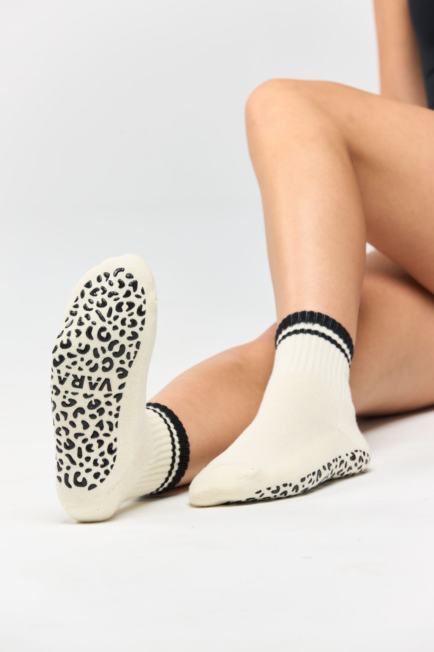 VARA - Non Slip Grip Socks Pilates & Yoga - Limited edition